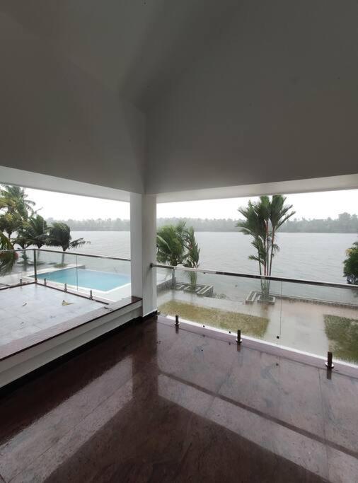 Riveria Portico - River Side 6 Bedroom Private Pool Bungalow North Paravur Dış mekan fotoğraf