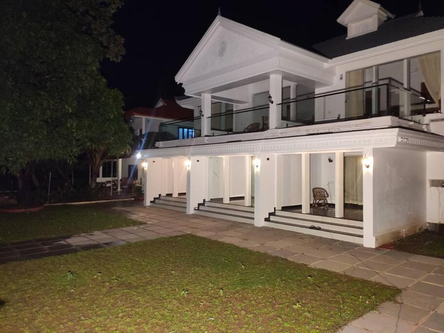 Riveria Portico - River Side 6 Bedroom Private Pool Bungalow North Paravur Dış mekan fotoğraf