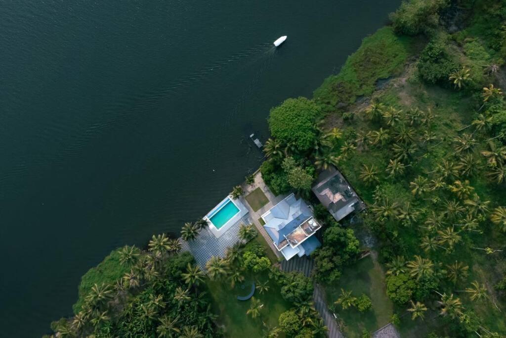 Riveria Portico - River Side 6 Bedroom Private Pool Bungalow North Paravur Dış mekan fotoğraf