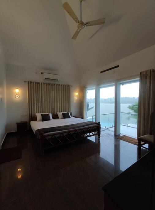 Riveria Portico - River Side 6 Bedroom Private Pool Bungalow North Paravur Dış mekan fotoğraf