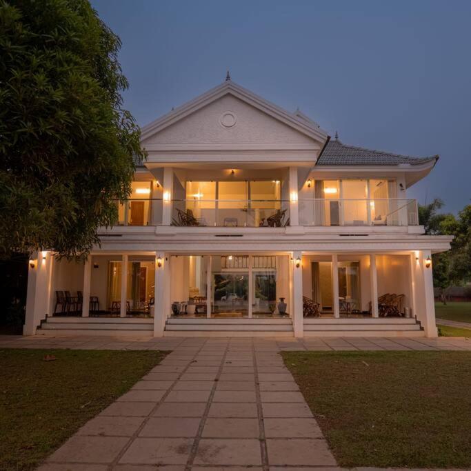 Riveria Portico - River Side 6 Bedroom Private Pool Bungalow North Paravur Dış mekan fotoğraf